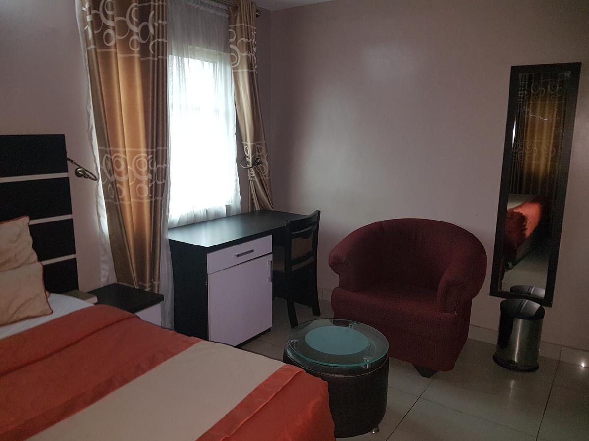 Royal Terrace Hotel & Towers Lagos Exterior photo